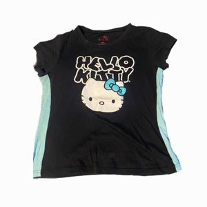 HELLO KITTY SHIRTBY SANRIO 💙
